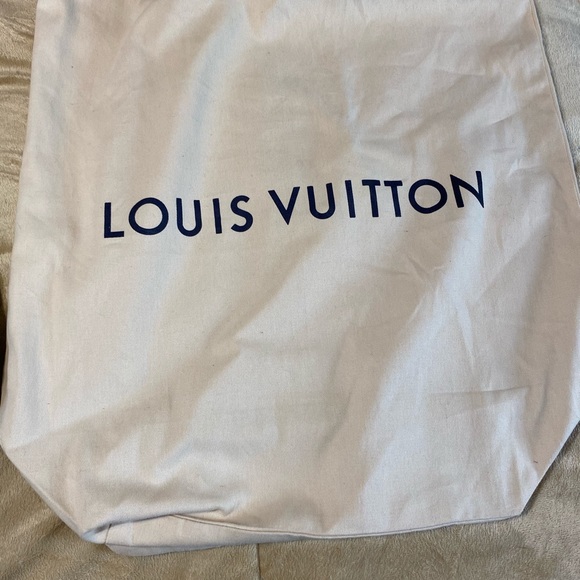 Louis Vuitton Looping GM - Picture 11 of 13